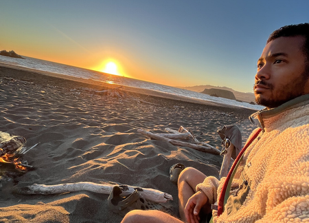 Image of: Toro y Moi’s Ocean Beach cleanup keeps Outer Sunset tidy with jams