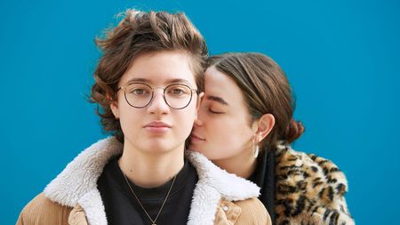 Image of: Dating Is Tough When You’re a Bisexual Womxn—Here’s Why