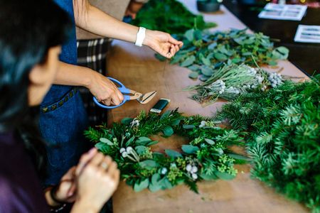 Image of: These Are the Best DIY Wreath Spots in the Bay Area