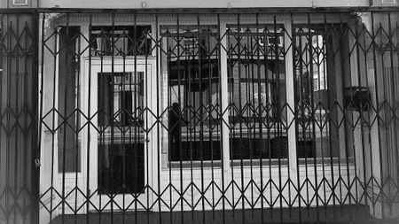 Image of: Photos: The Closed Shops of Valencia Street During Lockdown