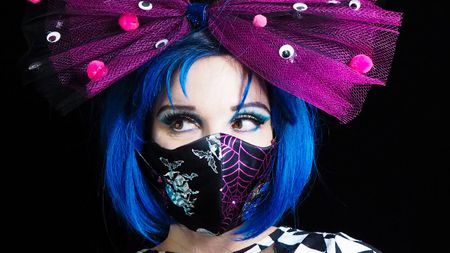 Image of: These Glitter-Bombed Face Masks Will Make Your 2021 More Fabulous