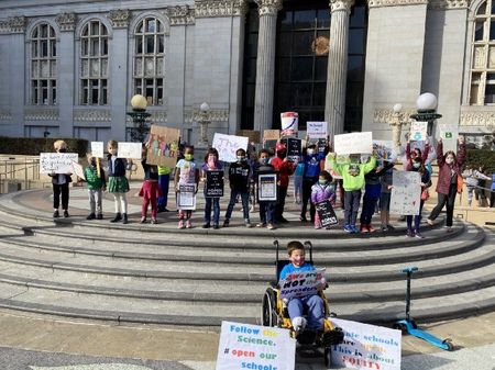 Image of: Oakland Parents Put Pressure on School District to Plan for Reopening