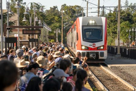 Image of: All the People You Meet on Caltrain