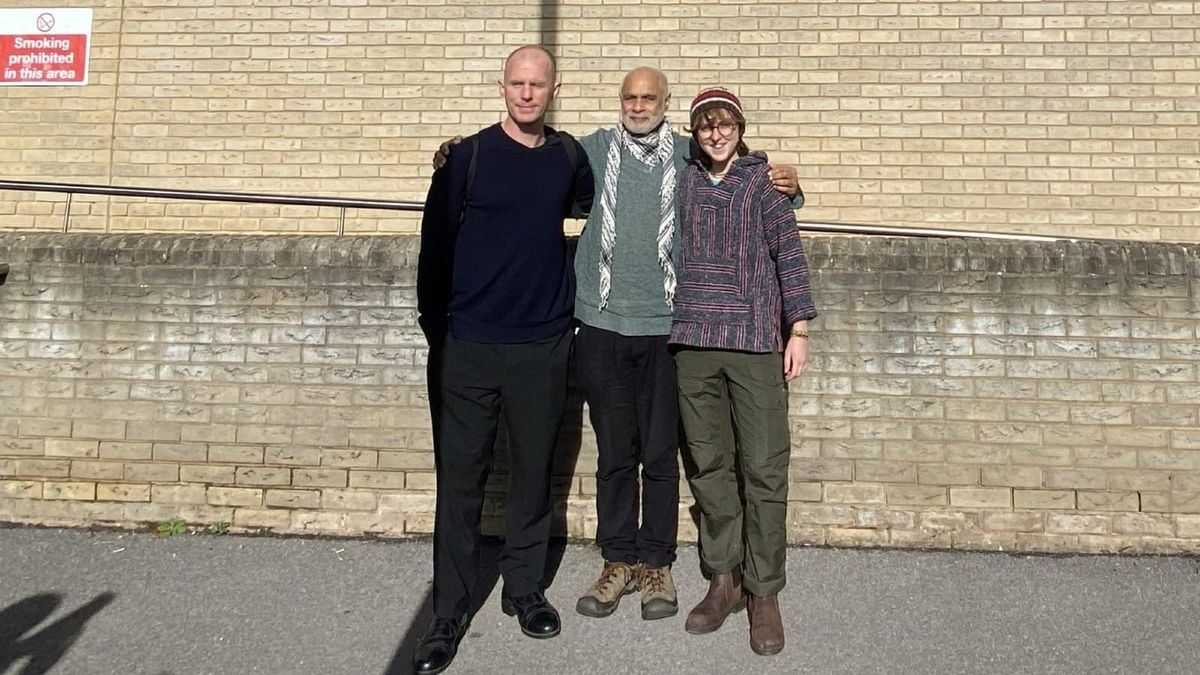 Just Stop Oil activists acquitted over Stonehenge cornstarch protest
