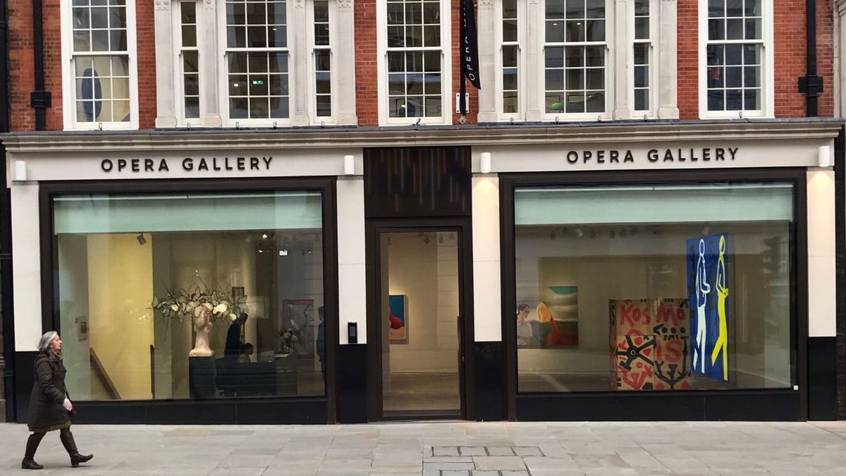 Opera Gallery investor suit moves twice after venue fight