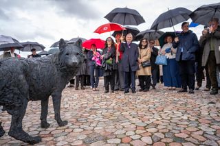 Bronze wolf links Vilnius and Rome on Gediminas Hill