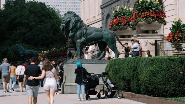 Outsourced Art Institute of Chicago custodians face short paychecks and lost benefits