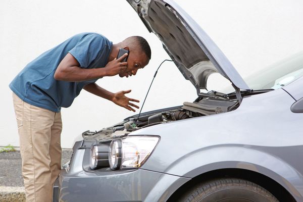 Common Car Scams to Avoid in Kenya (And How Not to Get Played!)