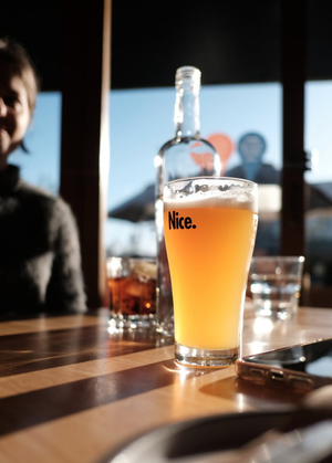 A sober drink with the Greens