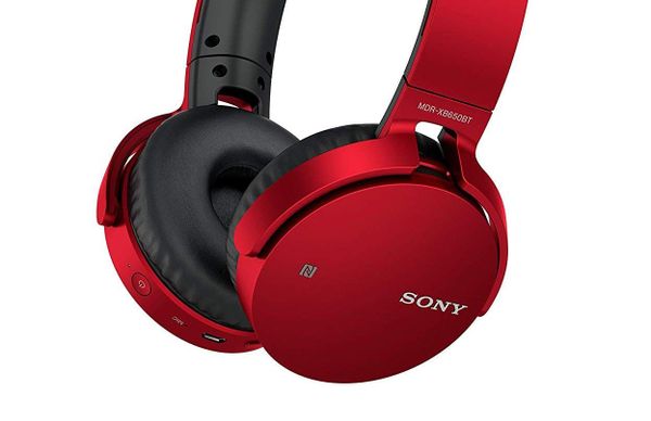 Sony: using their head(phone)s