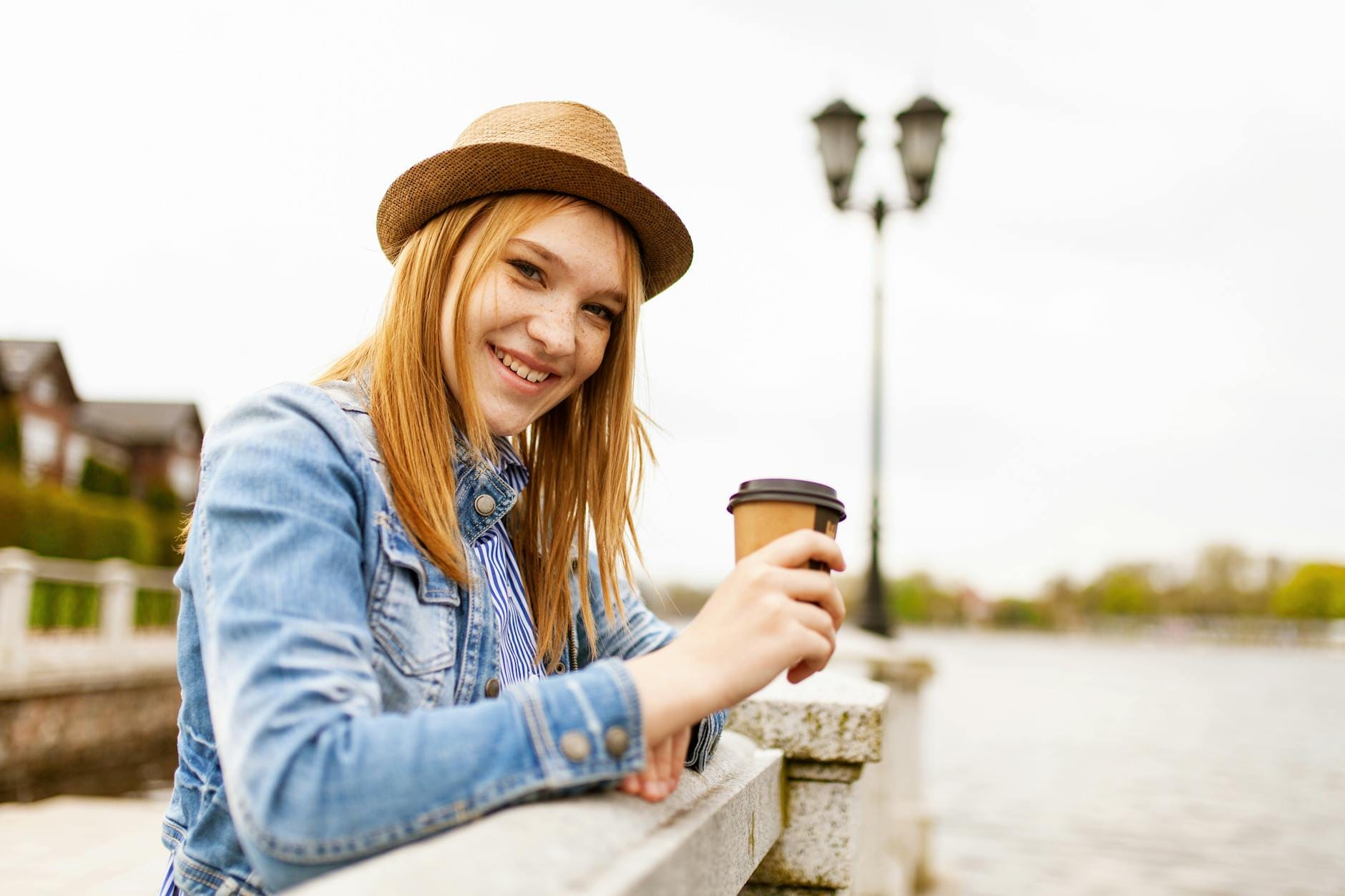 配图