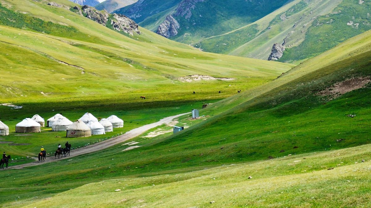 Ad hullede grusveje og smalle bjergpas (reportage 1/3)