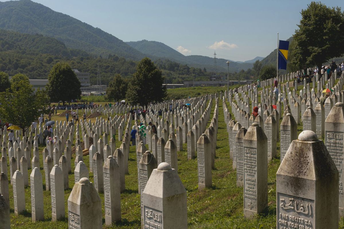 Bosnien: 30 år efter Srebrenica-folkedrabet. Udfordringerne er ikke forsvundet