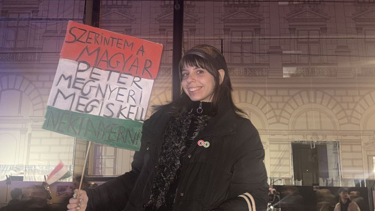 Generation Orbán til valg-rave foran parlamentet