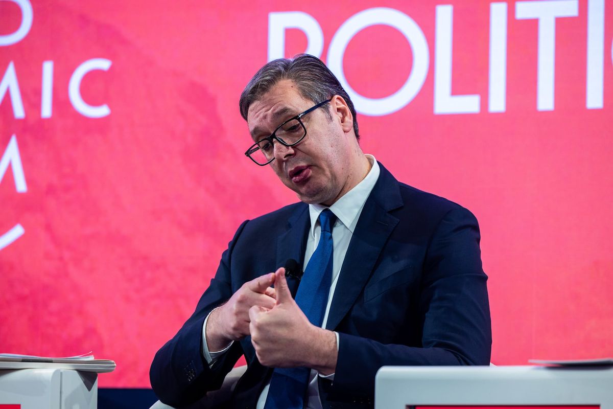 Demonstrationer og skærpet tone fra Vučić efter parlamentsvalg