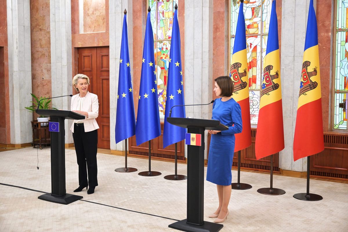 Tolv vigtige måneder for Moldova