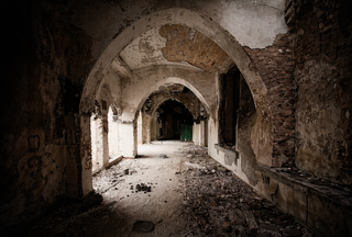 When Authority Outgrows Its Form—On Institutional Maturity and Fragility