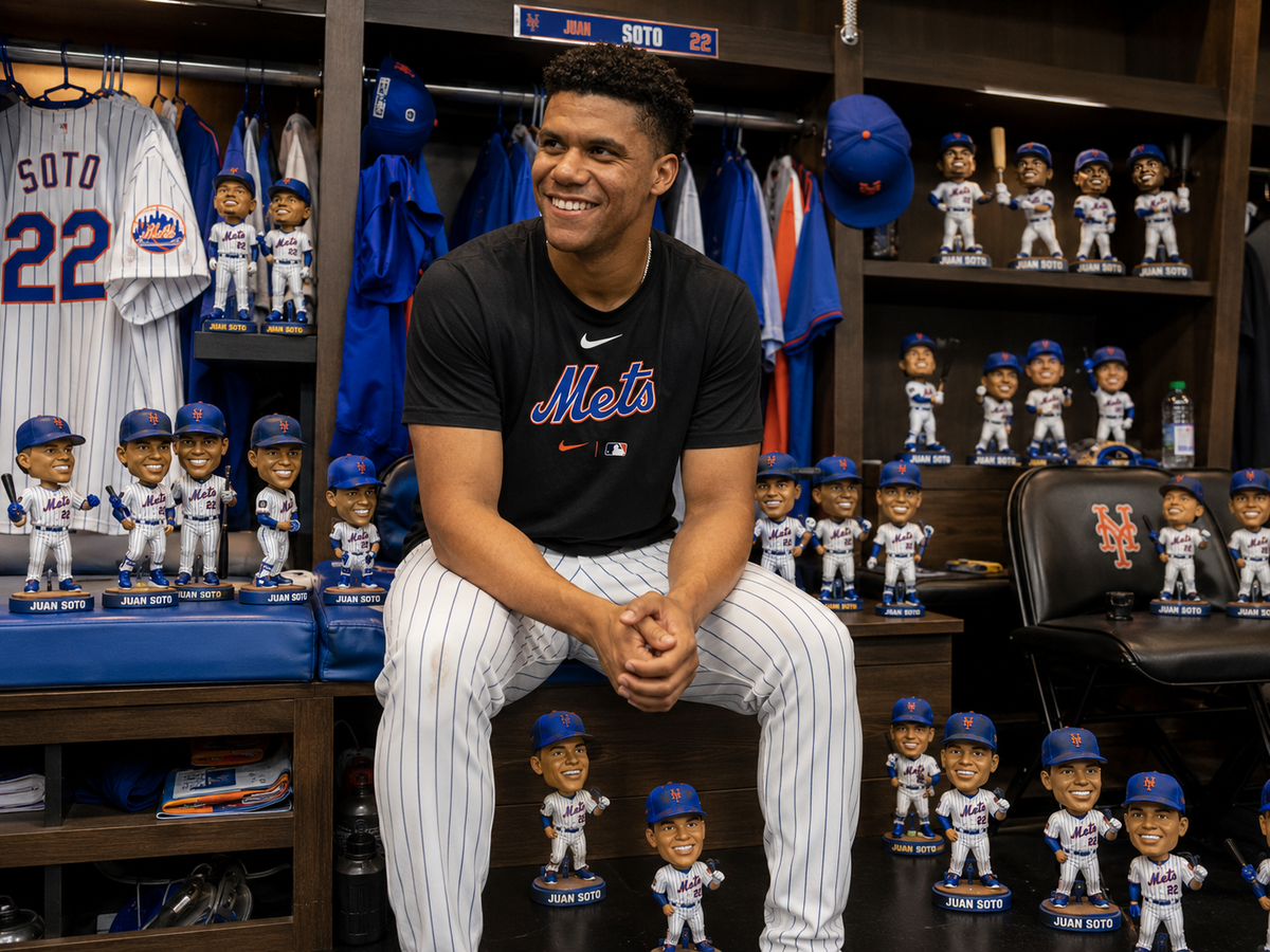 Juan Soto Gifts Mets Teammates Juan Soto Bobbleheads