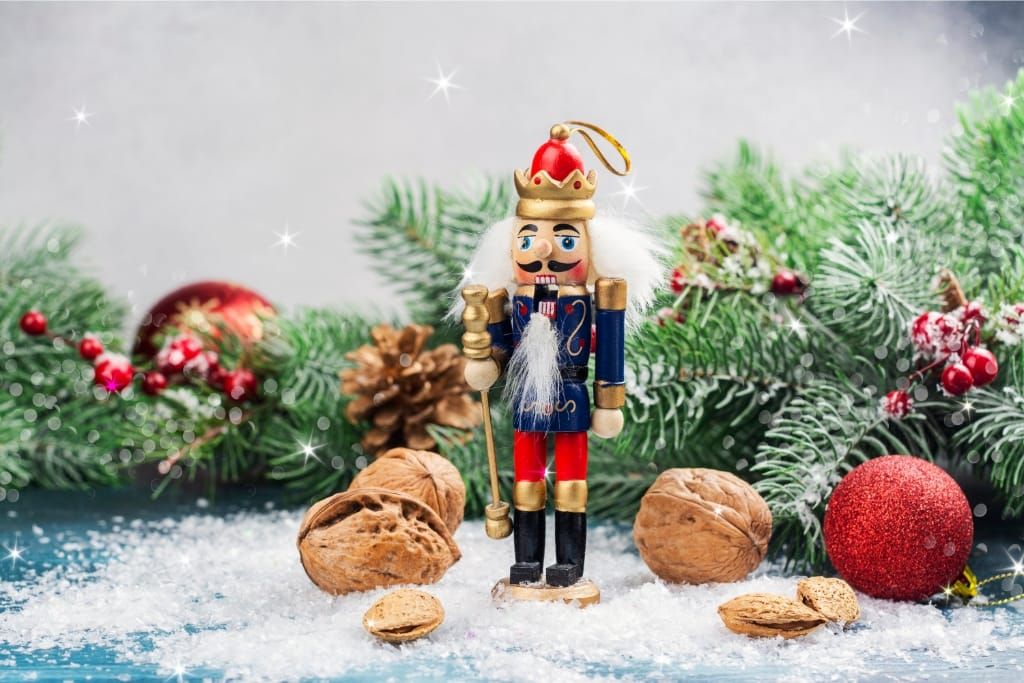 8 Ways To Involve Family And Friends In Nutcracker Painting