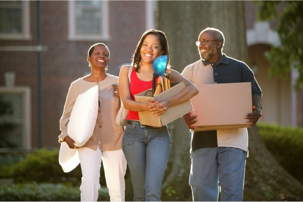 10 Things Parents Should Know Before Driving To College Move-In