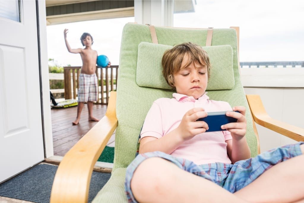 7 Screen Time Rules Every Parent Should Set