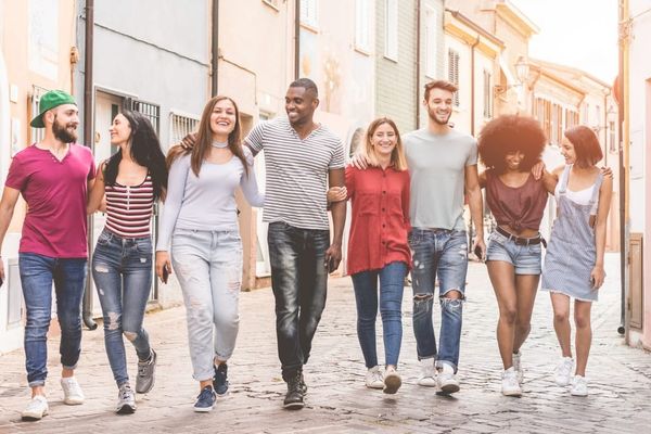 10 Ways To Build Friendships That Last A Lifetime