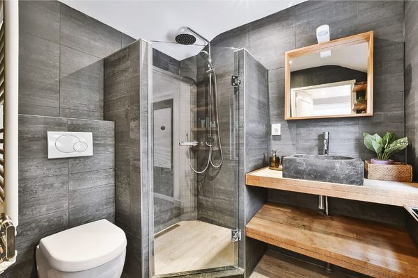 10 Budget-Friendly Ways To Make A Small Bathroom Look Bigger