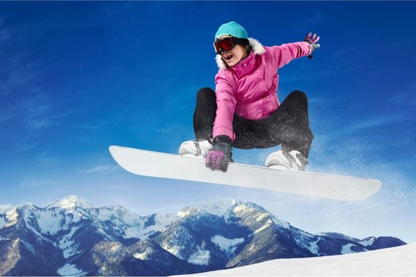 10 Beginner-Friendly Tips For Nailing Snowboard Jumps