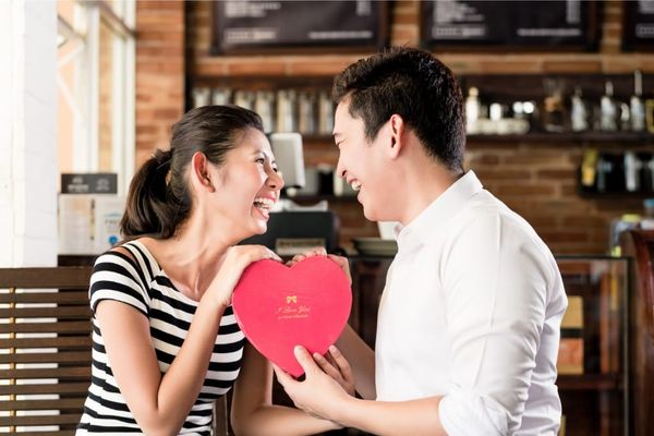 10 Unique Ways To Ask Someone Out On A Date That They Can’t Resist
