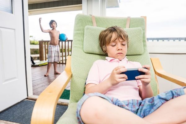 7 Screen Time Rules Every Parent Should Set