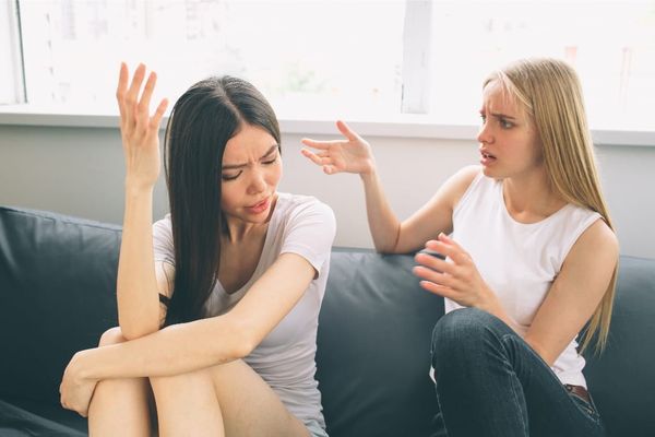 8 Common Signs A Friendship Is Turning Toxic