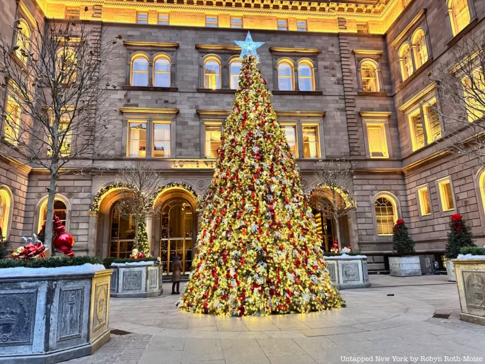 Lotte Palace Christmas Tree