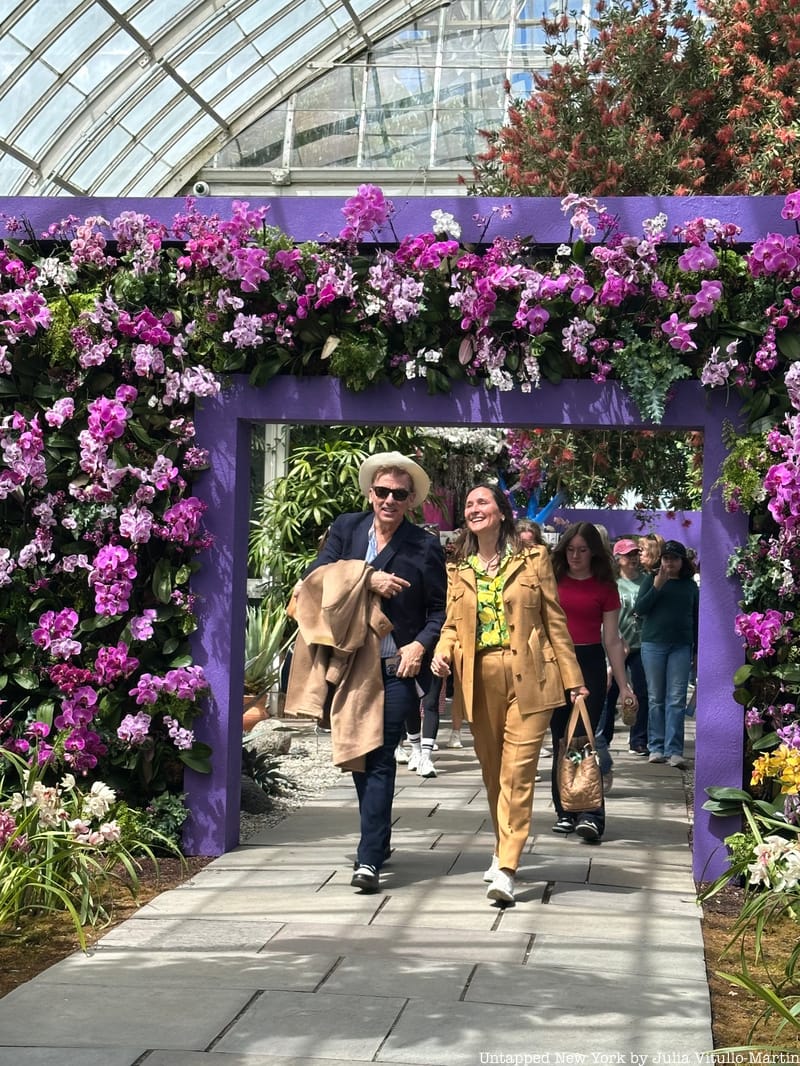 NYBG's arches take full advantage of Barragán's love of deep, dynamic colors.