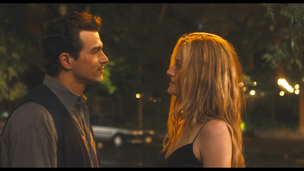 Sarah Pidgeon as "Carolyn Bessette" and Paul Anthony Kelly as "JFK,Jr."   