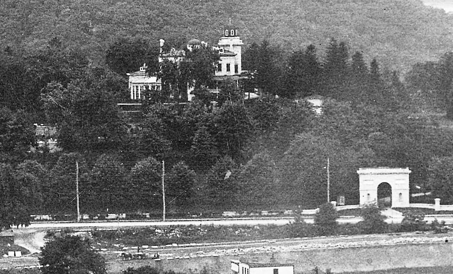 The Seamam-Drake Mansion and Arch circa 1903