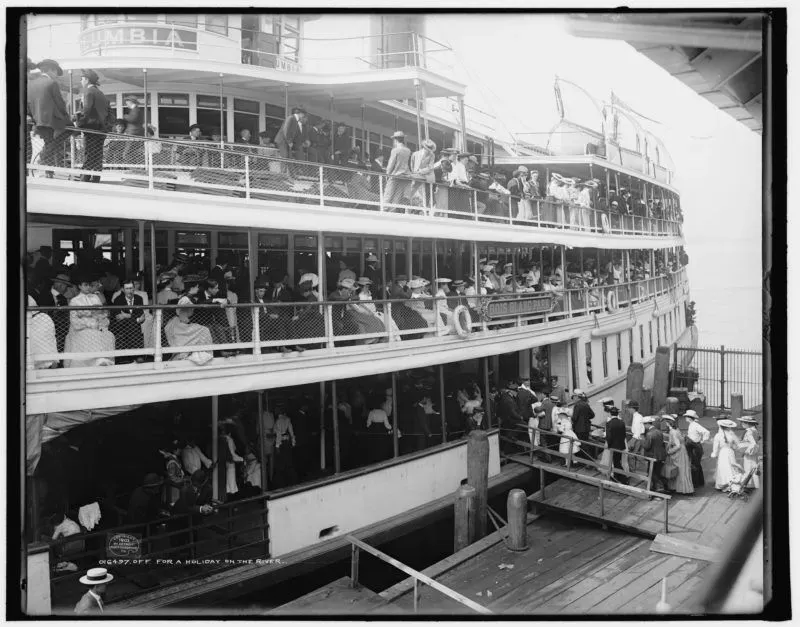 This photo called “Off for a Holiday on the River” shows passengers boarding the Columbia in the 1910’s. Image via the SS Columbia Project