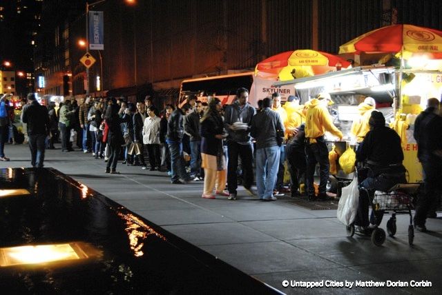 Line_The Halal Guys_Midtown New York_Untapped Cites_Matthew Dorian Corbin