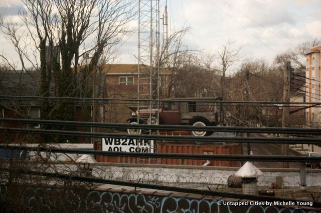 WB2AHK@AOL.COM_Jamaica_Queens_NYC_Vintage Car