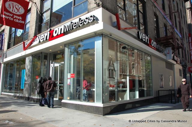 Verizon Store in You've Got Mail