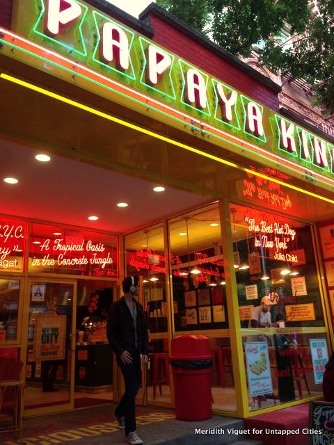 papaya-king-grays-hot-dogs-greenwich-village-nyc-004