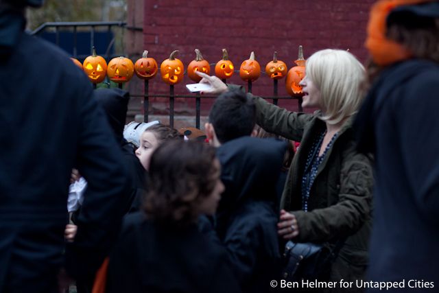 Pumpkin Impaled Fence-Cobble Hill-Untapped Cities-Ben Helmer-2688