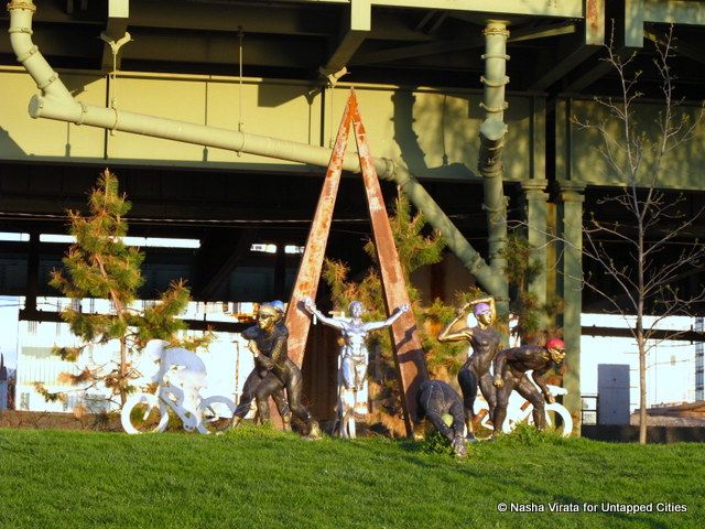 Triathlon_Triathletes_Public_Art_NYC_UntappedCities_NashaVirata.jpg