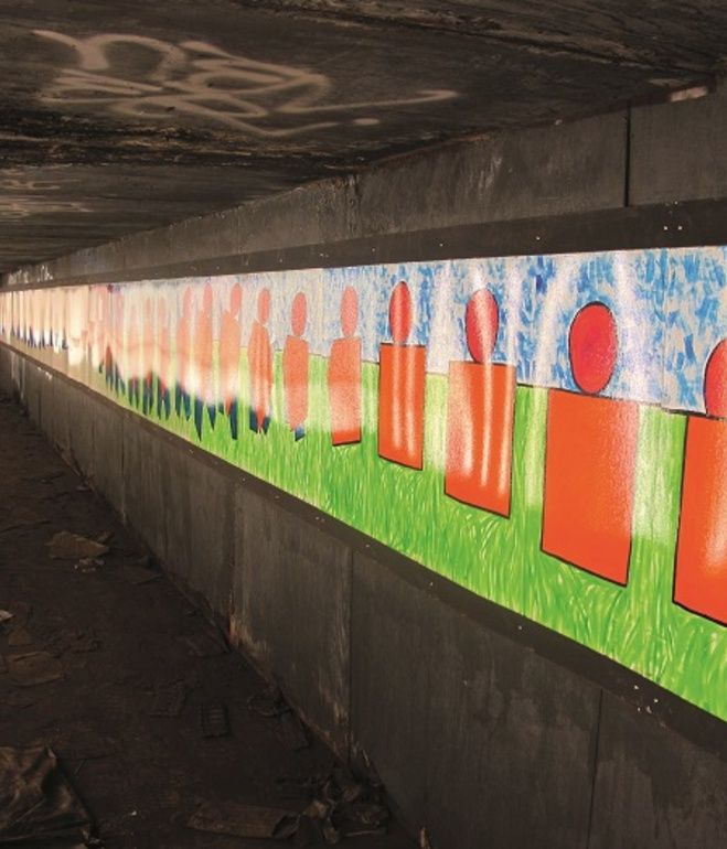 _masstransiscope_a_228_panel_installation_by_artist_bill_brand_in_1980_can_be_viewed_from_trains_headed_towards_the_manhattan_bridge