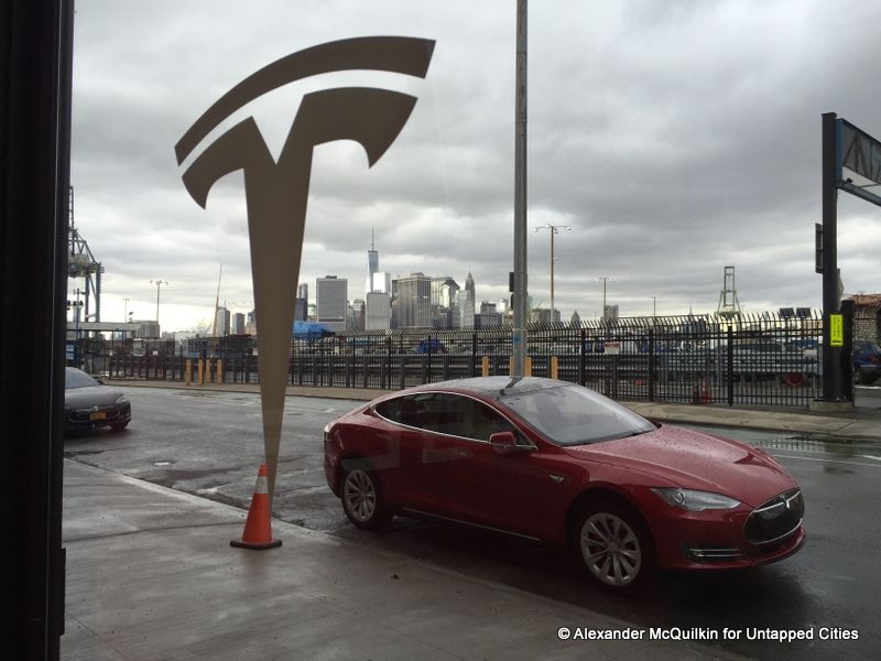 tesla_showroom-model_s-manhattan_skyline-red_hook-brooklyn-new_york_city-untapped_cities-alexander_mcquilkin
