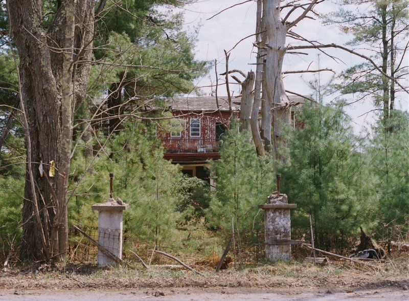 Borcht Belt-Abandoned Jewish Vacation-Catskills-Upstate New York-Marisa Scheinfeld- Stefan Kanfer and Jenna Weissman-003