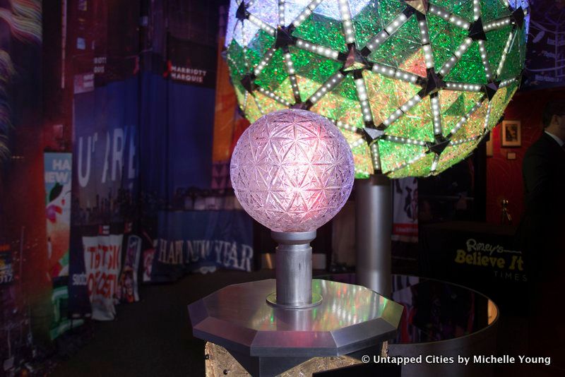 Groundhog-Staten Island Chuck-Ripleys Believe it or Not-New Year's Eve Centennial Ball-Times Square-NYC_12