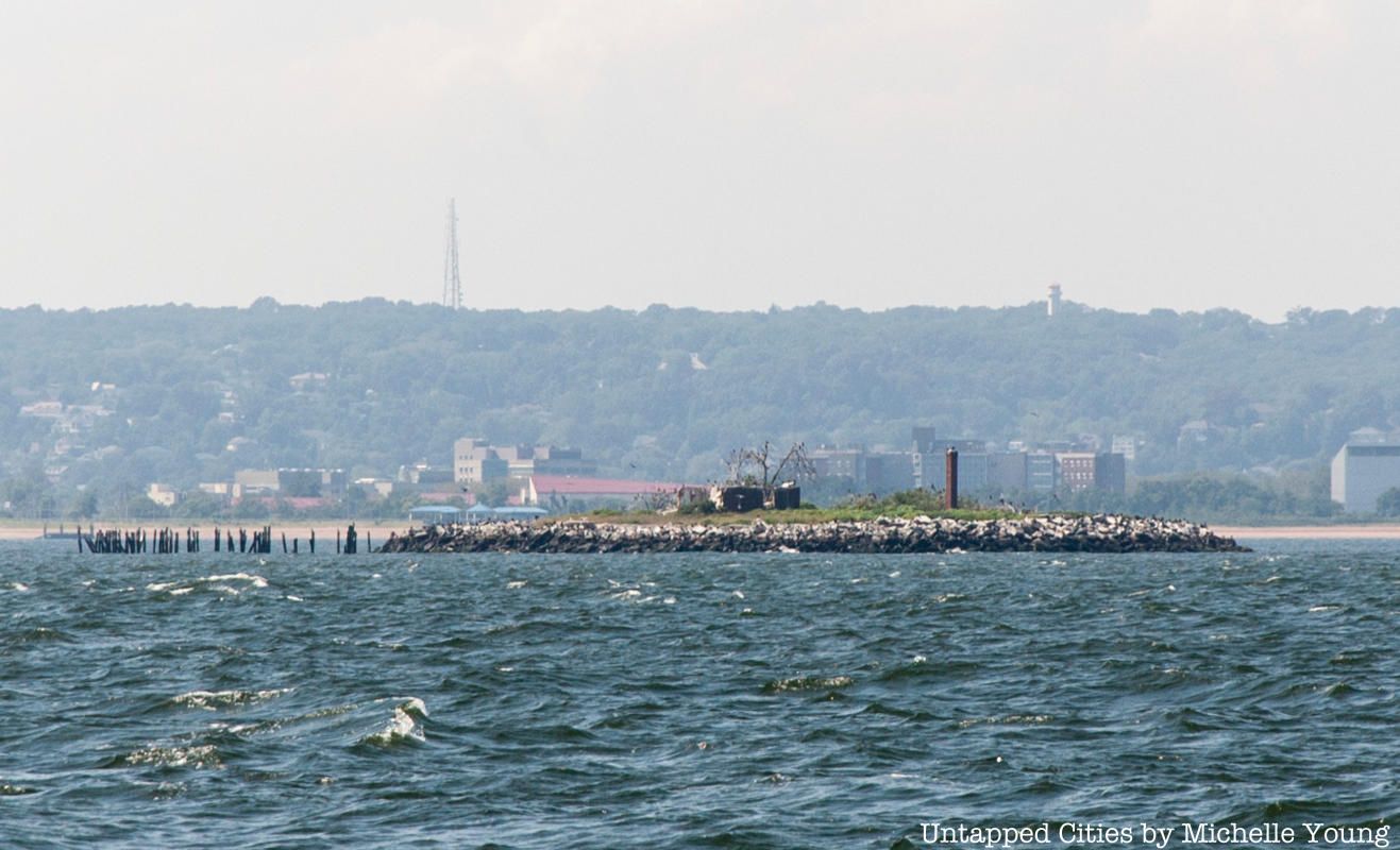 Hoffman and Swinburne Islands