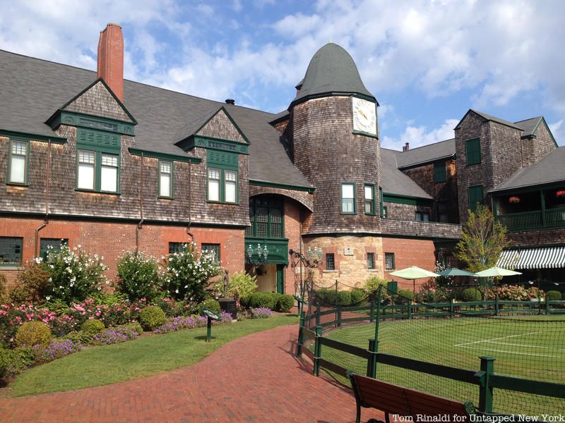 Tennis court and building at Tennis Hall of Fame