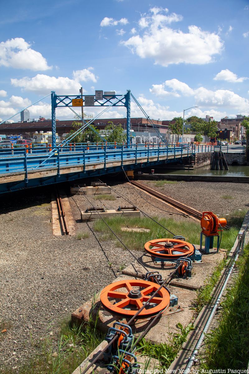 Carroll Street Bridge and retractable mechanism
