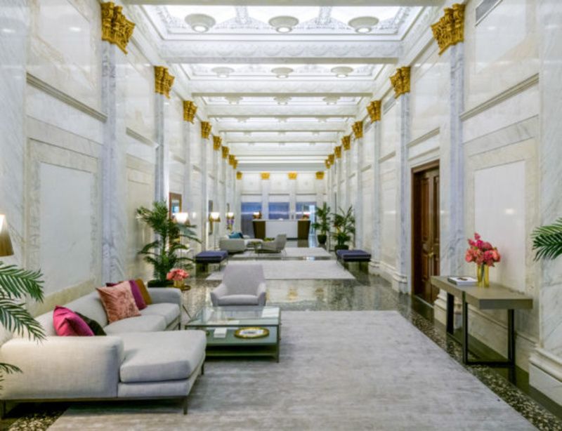 Broad exchange lobby